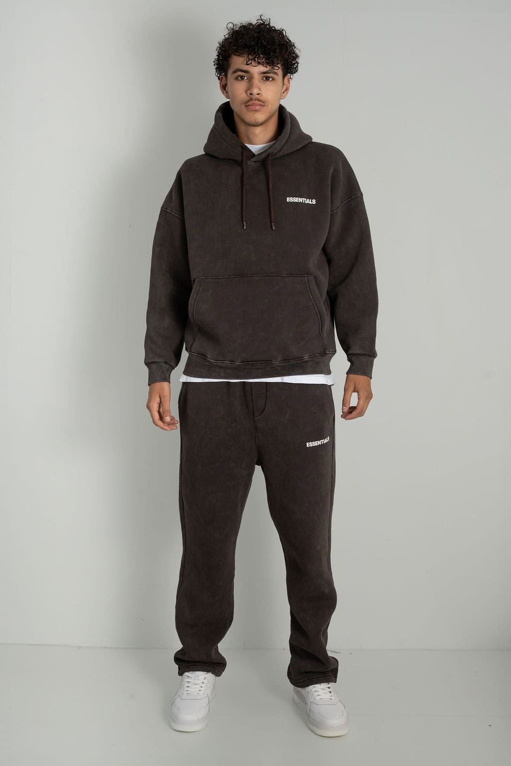 Essentials Washed Oversized Set Bruin 003